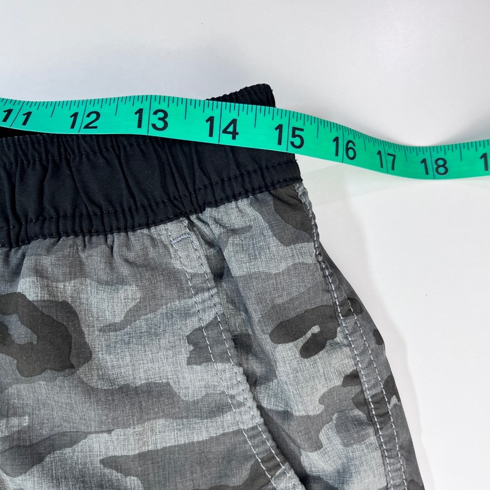 Vuori Kore Shorts Mens Size L Grey Camo Athletic Gym Lined 7.5 Inch Inseam - Picture 5 of 11